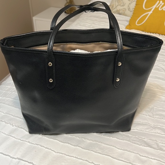 Coach - Picture 3 of 5